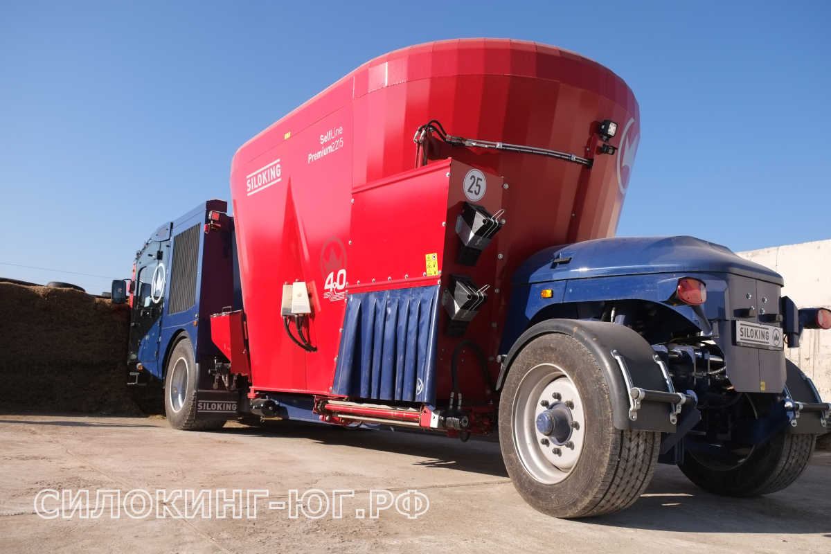 Самоходный смеситель-кормораздатчик Siloking Premium 2215-19 куб